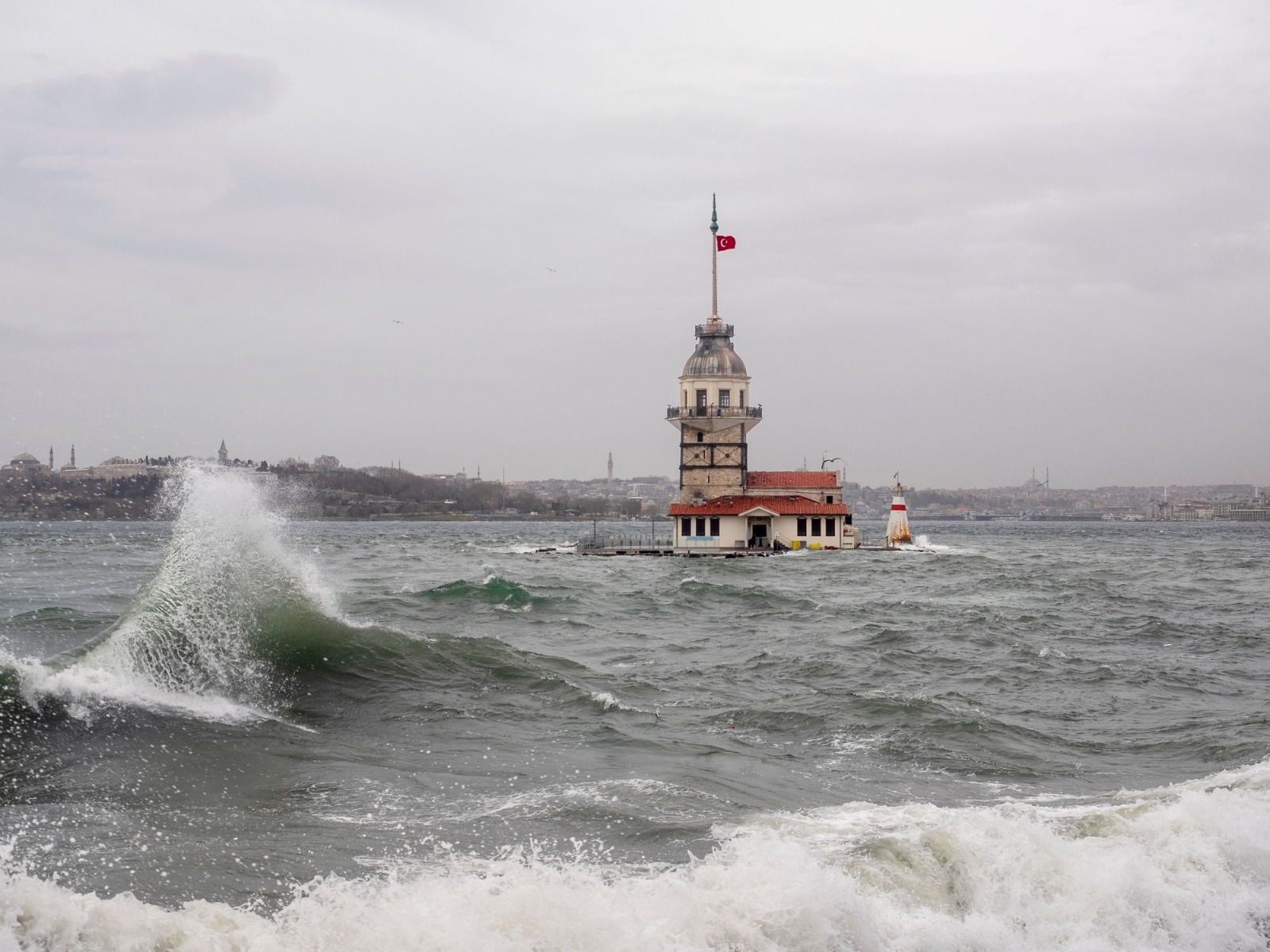 İstanbul'da yarın fırtına bekleniyor